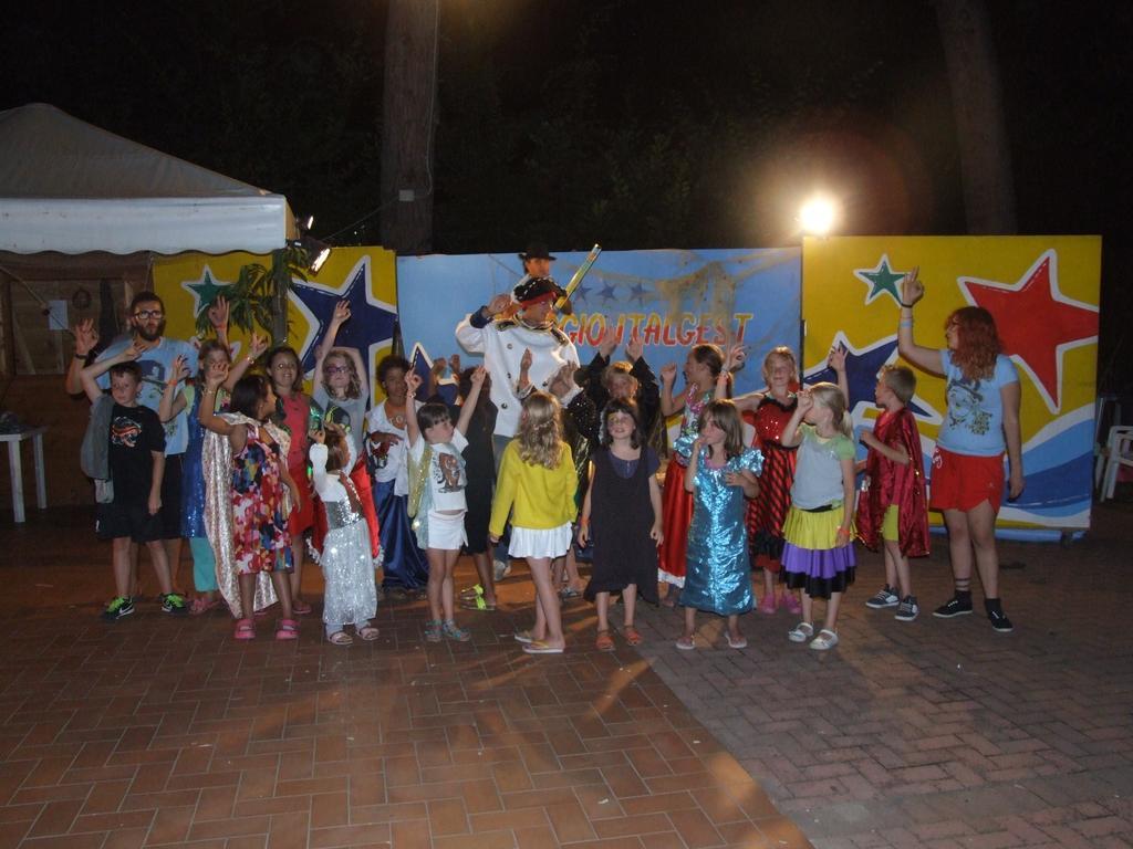 Camping Villaggio Italgest SantʼArcangelo Dış mekan fotoğraf